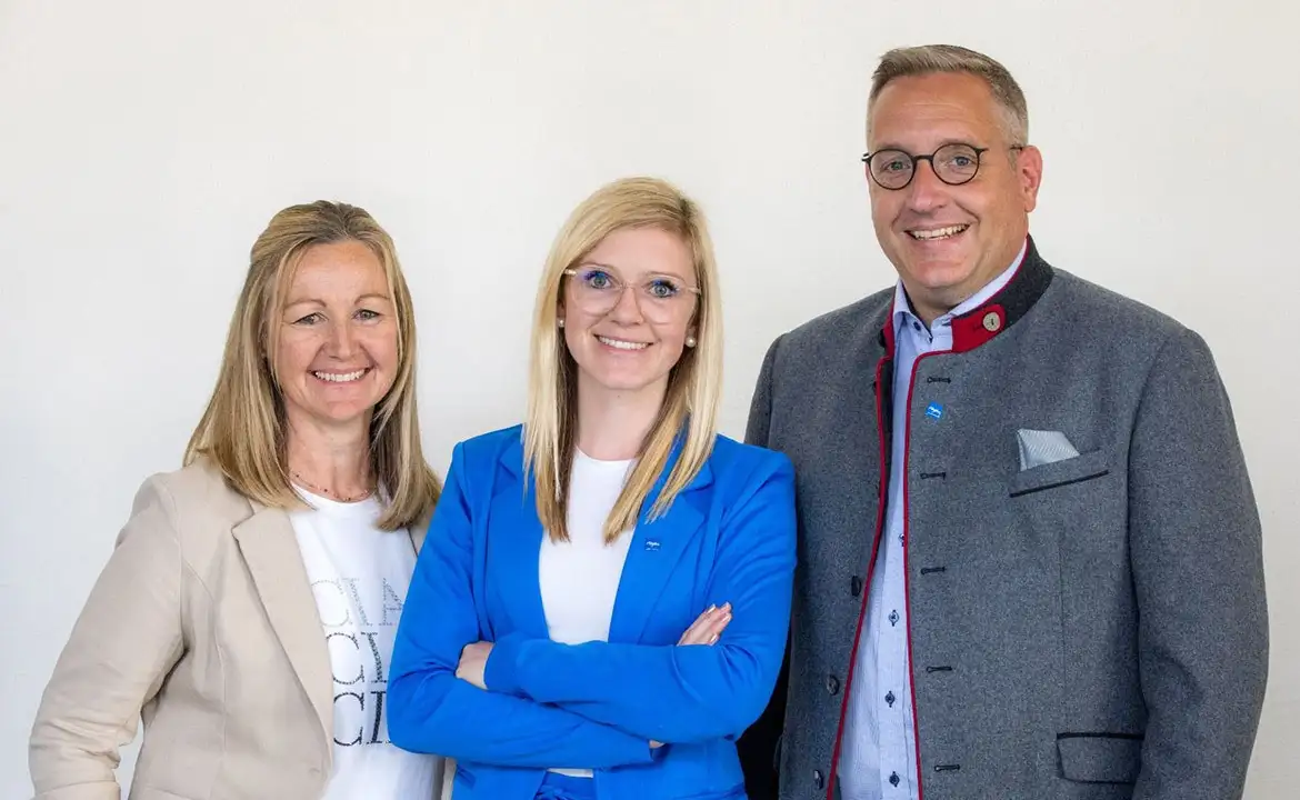 Gruppenbild mit: Dritte Bürgermeisterin Sabine Mayr, Erste Bürgermeisterin Regina Lässer-Dorn, Zweiter Bürgermeister Michael Eß